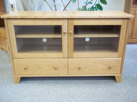 Cherrystone Furniture Cherry Shaker Tv Cabinet With Storage Drawers