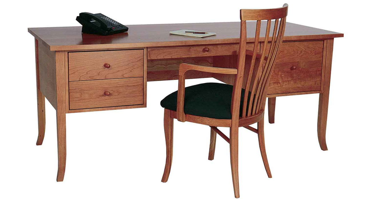 Cherrystone Furniture Lynn Executive Desk/ Junior Executive
