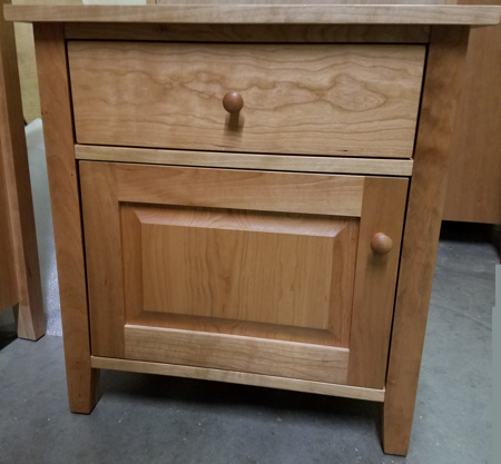 Picture of Shaker Large Night Stand w/one Drawer and Raised Panel door under